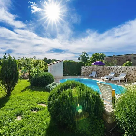 Apartment Rosmary, Zaton, With Pool *