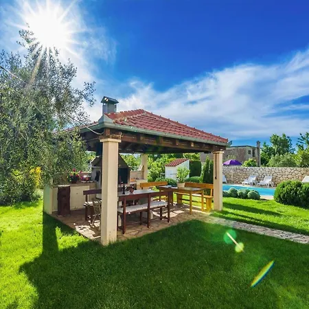 Rosmary, Zaton, With Pool Apartment