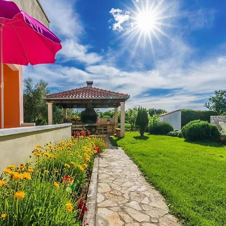 Appartamento In Nin Near The & Pool