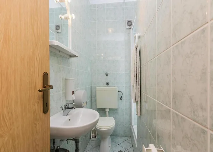 In Nin Near The & Pool Lägenhet Zaton (Zadar)