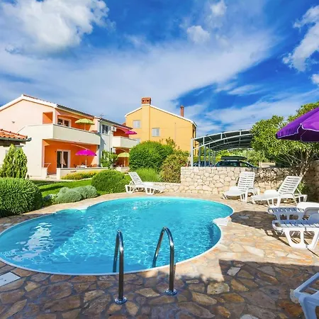 Διαμέρισμα In Nin Near The & Pool