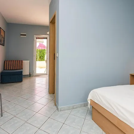 Διαμέρισμα In Nin Near The & Pool Zaton (Zadar)
